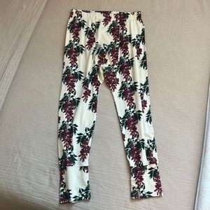 Kate Quinn pants